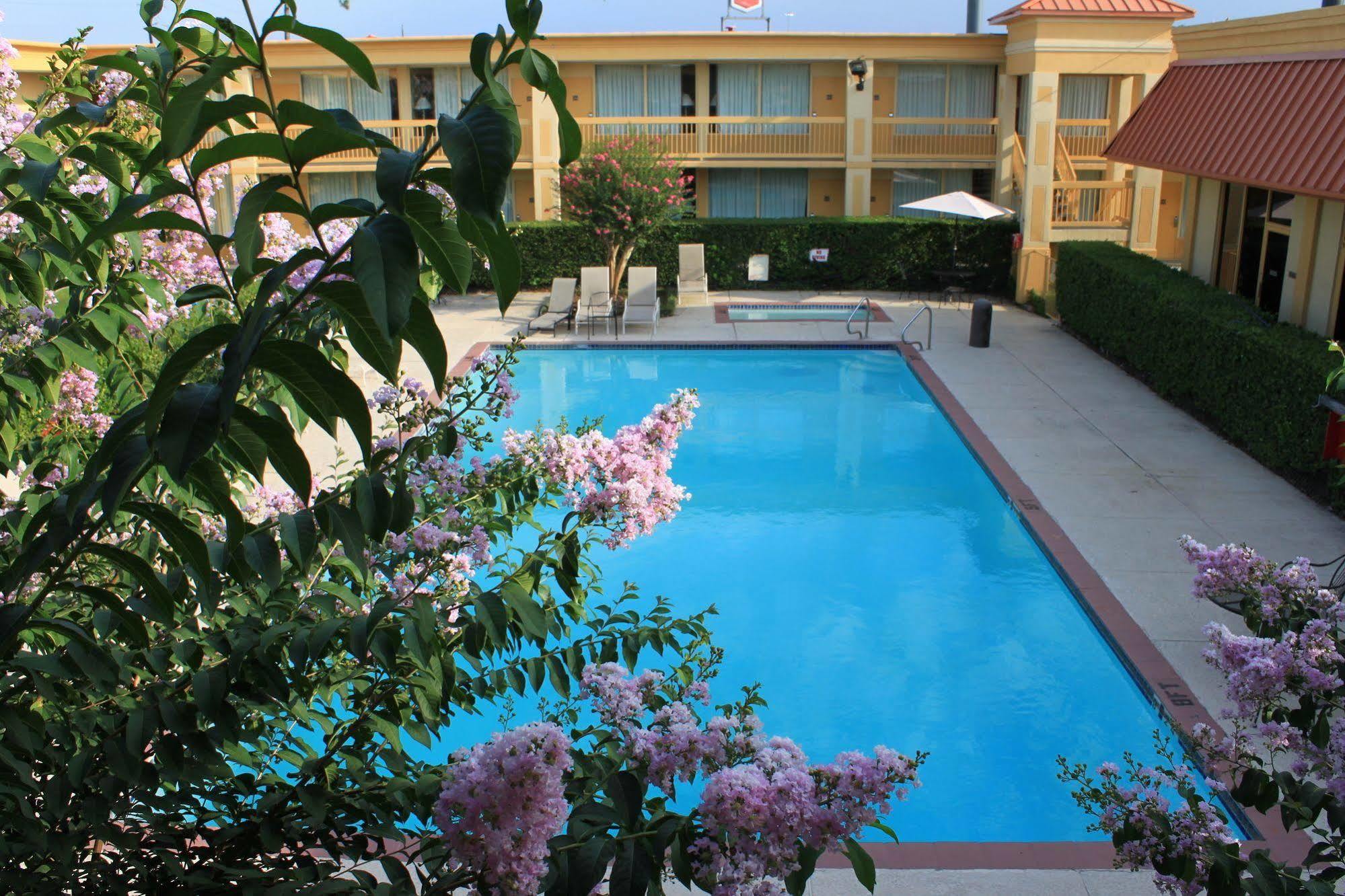 Hotel Elev8 Conroe Εξωτερικό φωτογραφία